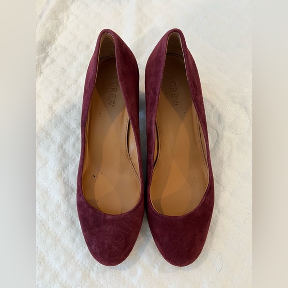 J Crew Factory women’s low heels, suede burgundy - Picture 1 of 4